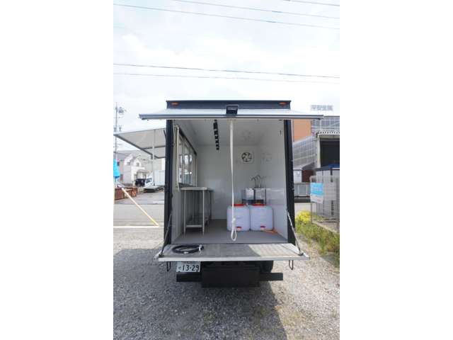 Isuzu Elf 11