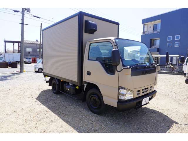 Isuzu Elf 8