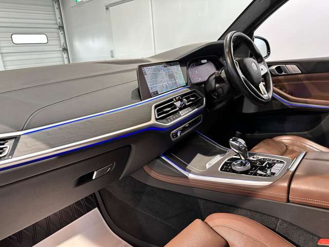 BMW X7 11