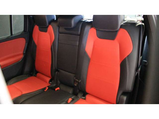 Mercedes-Benz GLB 11
