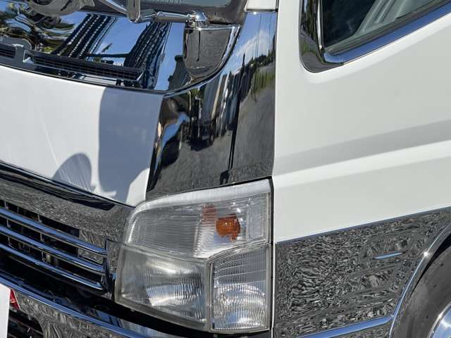 Mitsubishi Fuso Canter 9