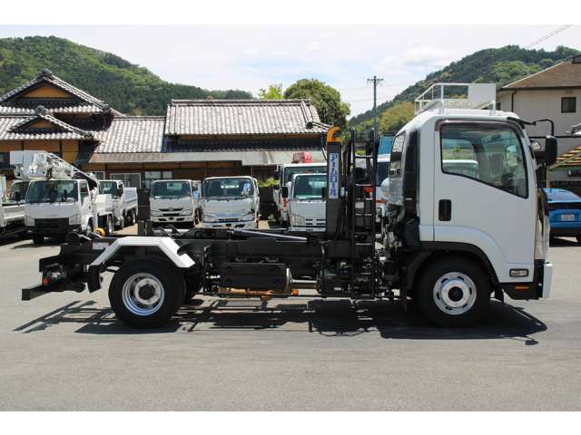 Isuzu Forward 9