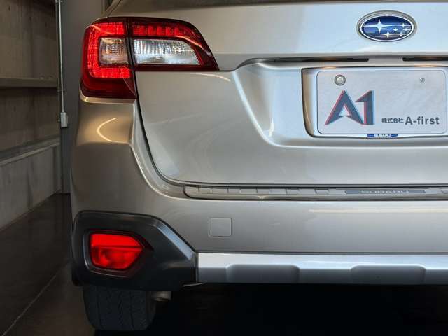 Subaru Legacy Outback 5