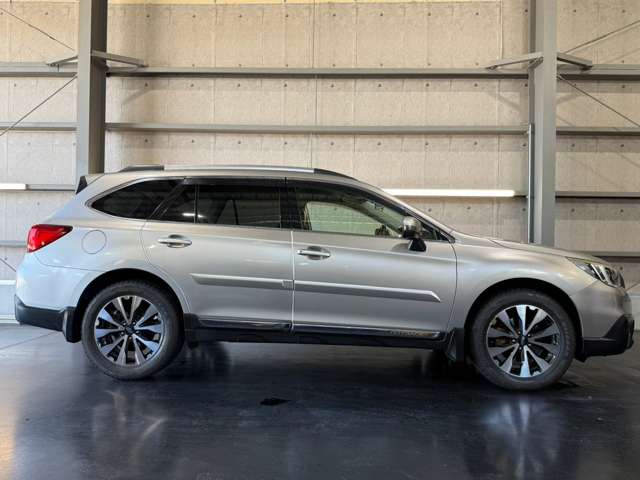 Subaru Legacy Outback 10