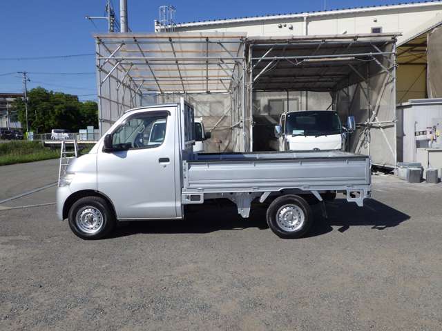 Toyota Light Ace Truck 3