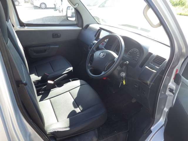 Toyota Light Ace Truck 9