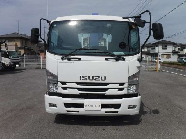 Isuzu Forward 2