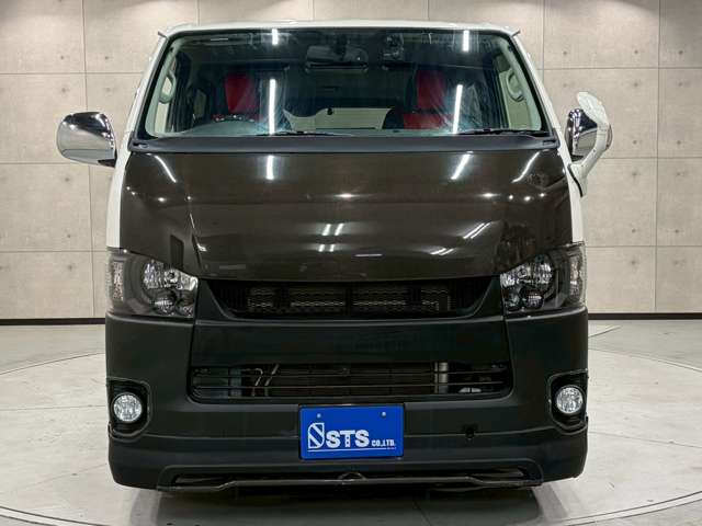 Toyota Hiace Van 8