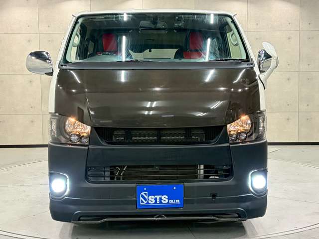 Toyota Hiace Van 9