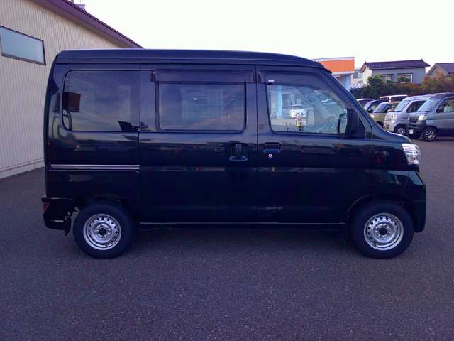 Daihatsu Hijet Cargo 4