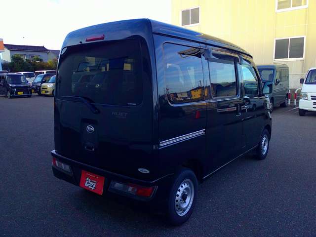 Daihatsu Hijet Cargo 6