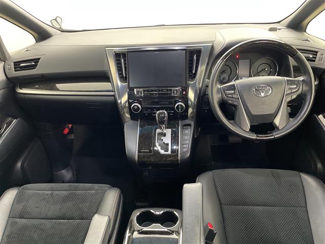 Toyota Alphard 5