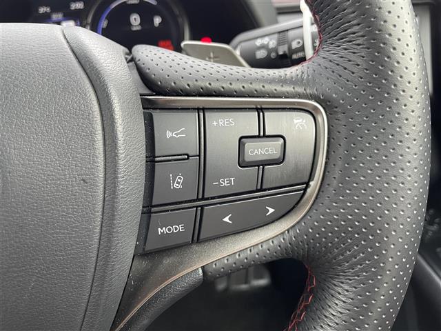Lexus UX 8