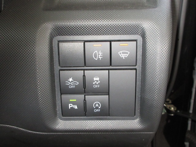 Daihatsu Rocky 11
