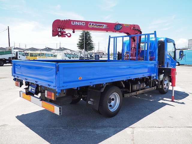 Isuzu Elf 3