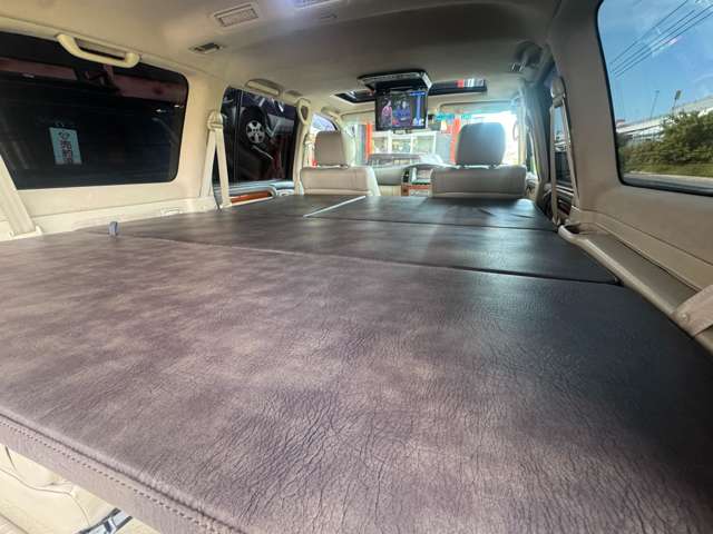 Toyota Land Cruiser Cygnus 2