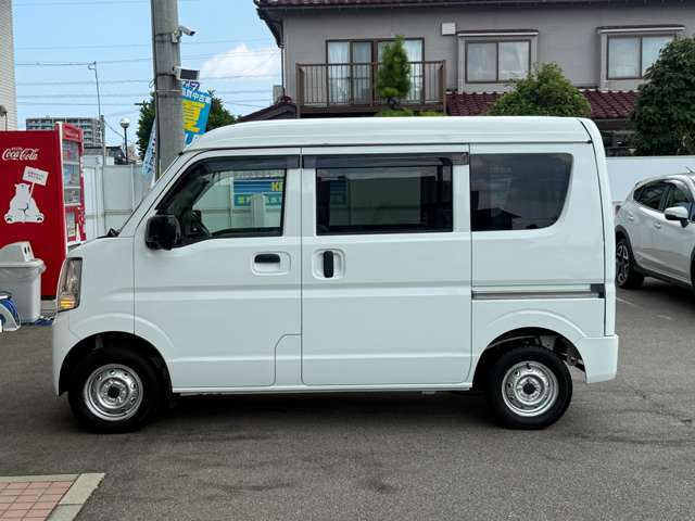 Nissan NV100 Clipper 11