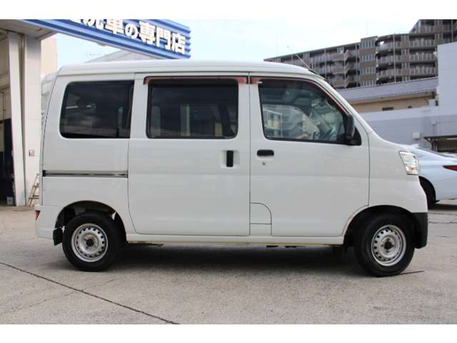 Daihatsu Hijet Cargo 2