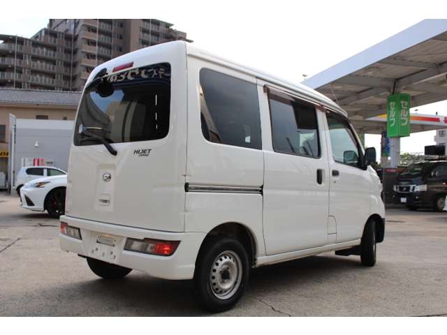 Daihatsu Hijet Cargo 3