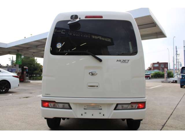 Daihatsu Hijet Cargo 4