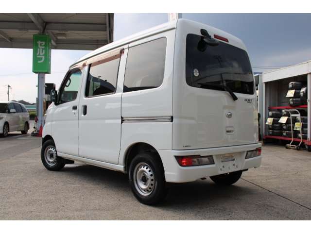 Daihatsu Hijet Cargo 5