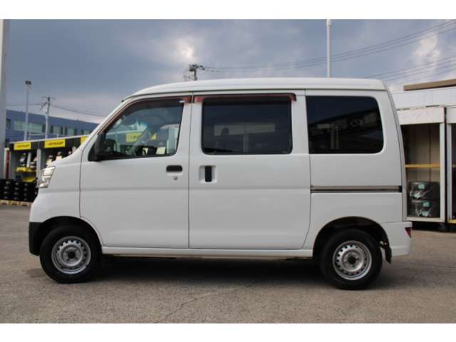 Daihatsu Hijet Cargo 6