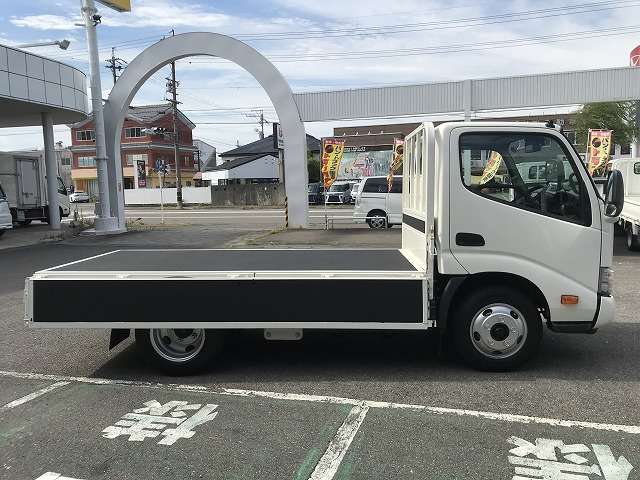 Hino Dutro 12