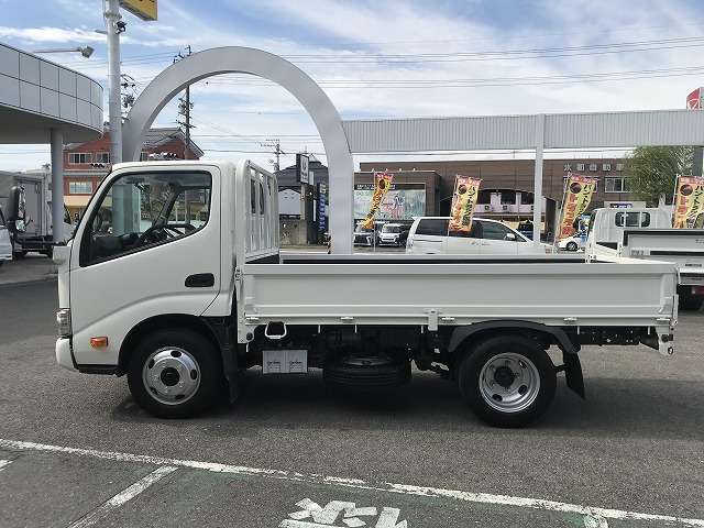 Hino Dutro 4