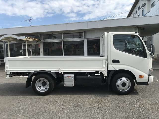 Hino Dutro 5