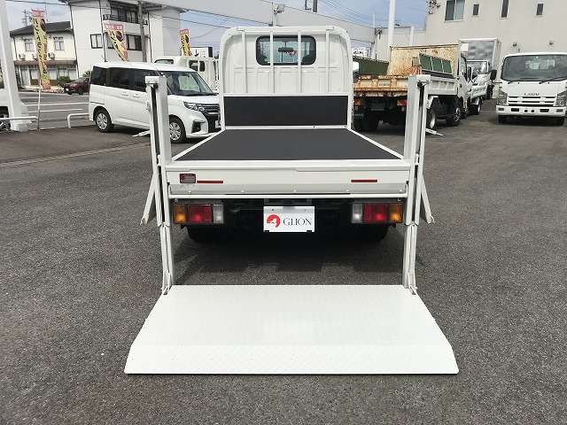 Isuzu Elf 12