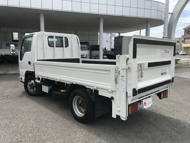 Isuzu Elf 4