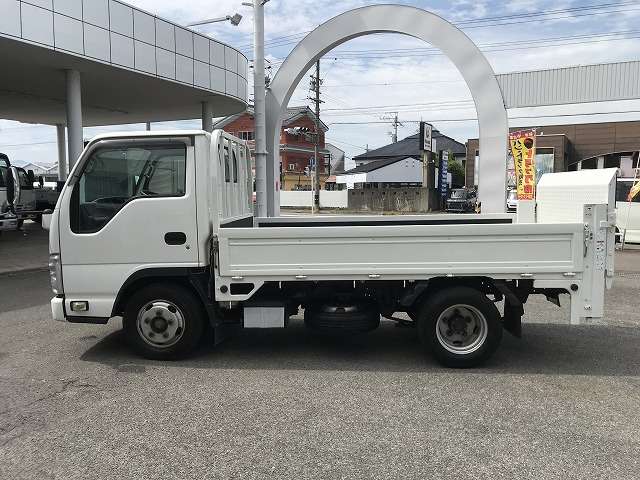 Isuzu Elf 7