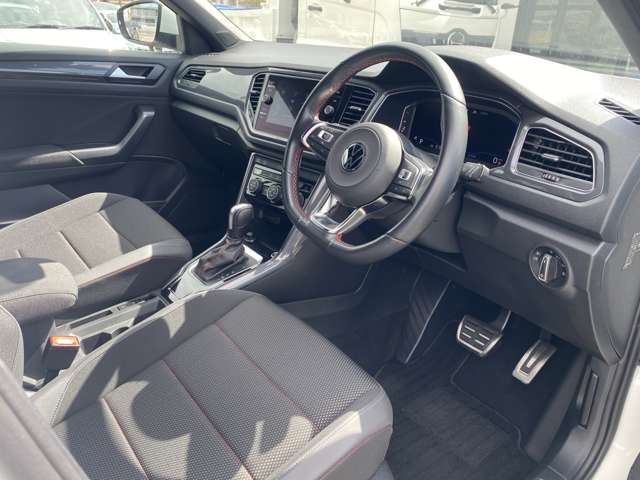Volkswagen T-Roc 11