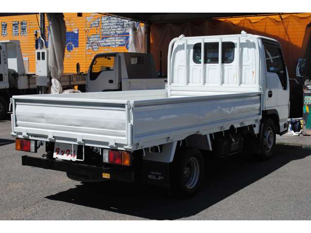 Isuzu Elf 8