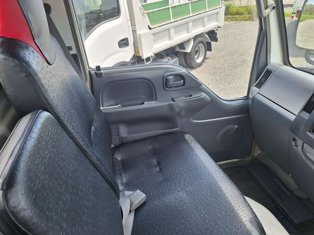Isuzu Elf 12