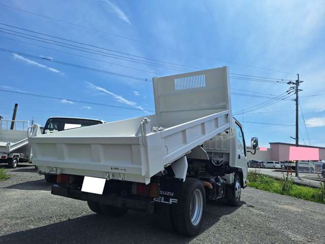 Isuzu Elf 6