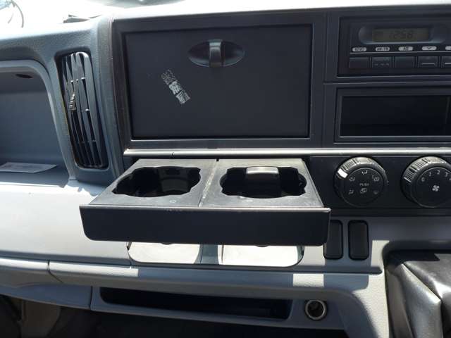 Mitsubishi Fuso Canter 9