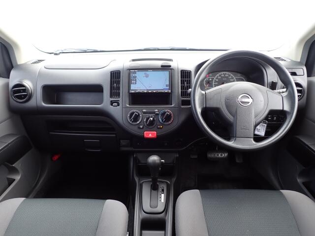 Nissan AD 5