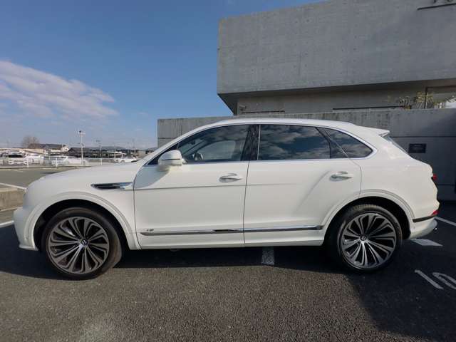 Bentley Bentayga 10