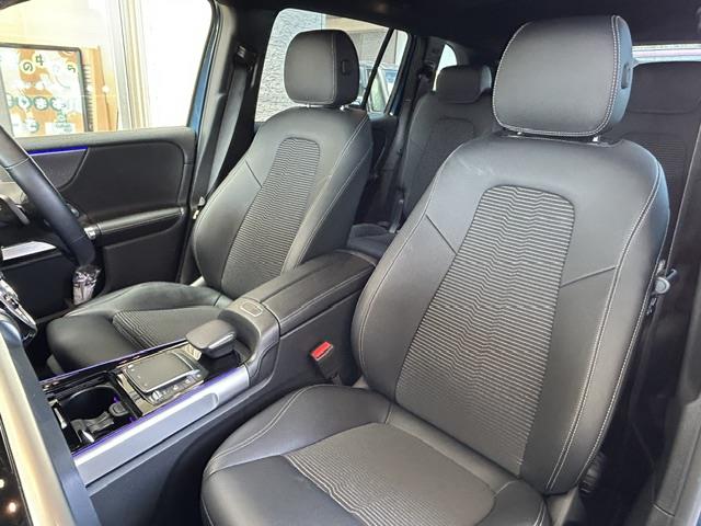 Mercedes-Benz GLB 12