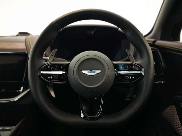 Aston Martin DBX 12