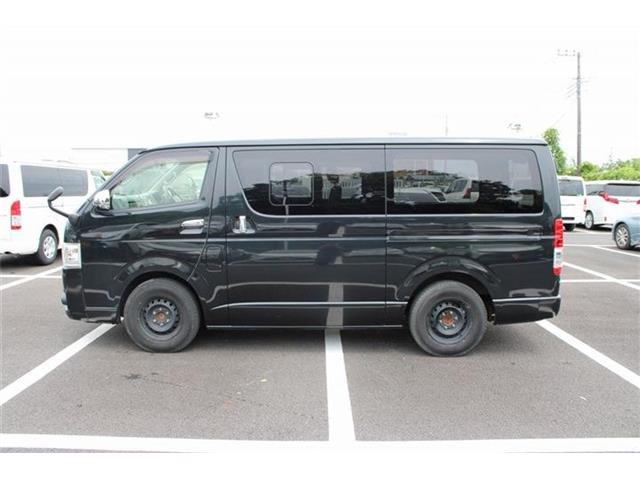 Toyota Hiace Van 11