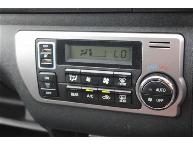 Toyota Hiace Van 4