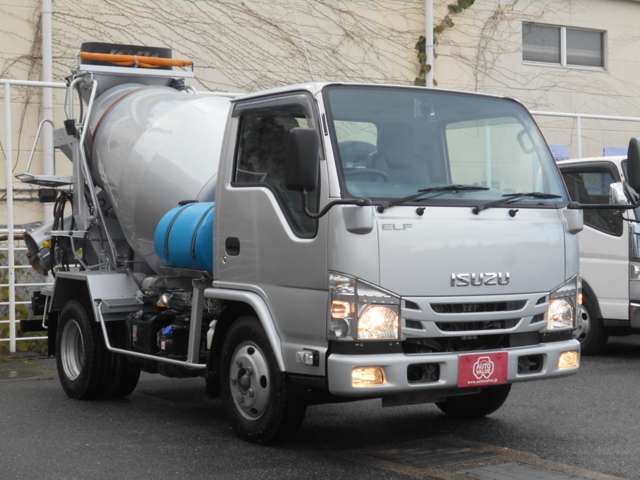 Isuzu Elf 3