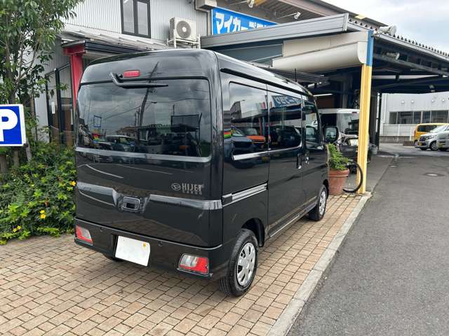 Daihatsu Hijet Cargo 7