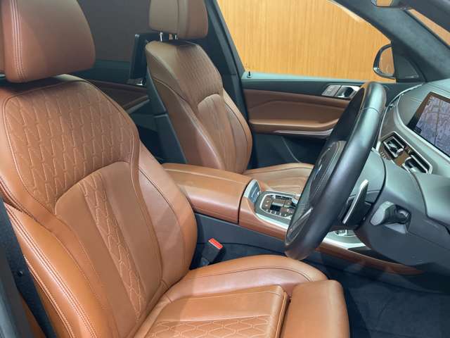BMW X7 6