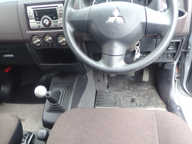 Mitsubishi Pajero Mini 11