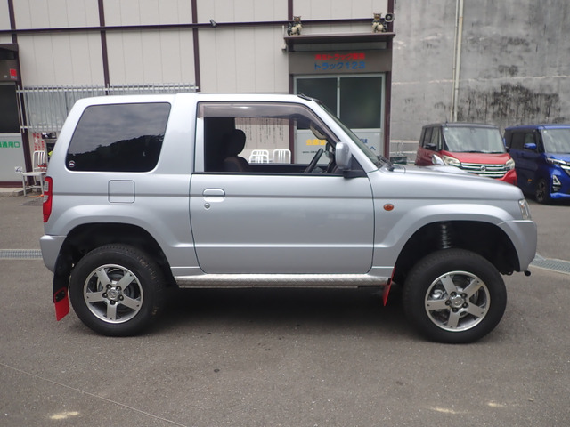Mitsubishi Pajero Mini 7