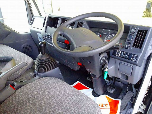 Isuzu Elf 3