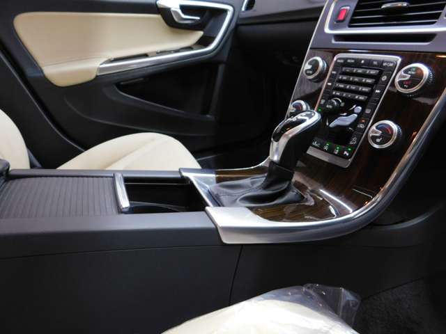 Volvo V60 Cross Country 11